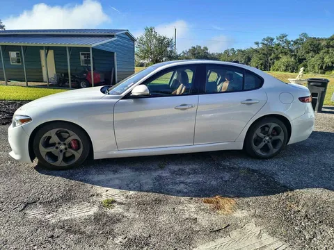 2018 Alfa Romeo Giulia Giulia