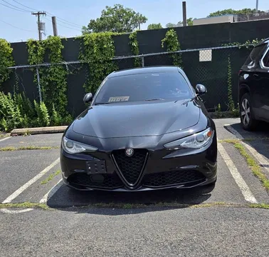 2018 Alfa Romeo Giulia Giulia