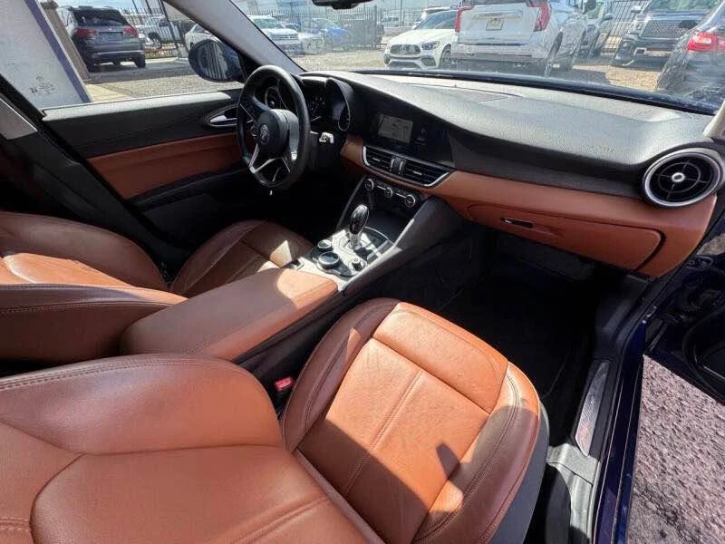 2018 Alfa Romeo Giulia - Image 11 of 18