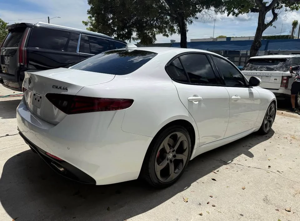 2018 Alfa Romeo Giulia - Image 4 of 10
