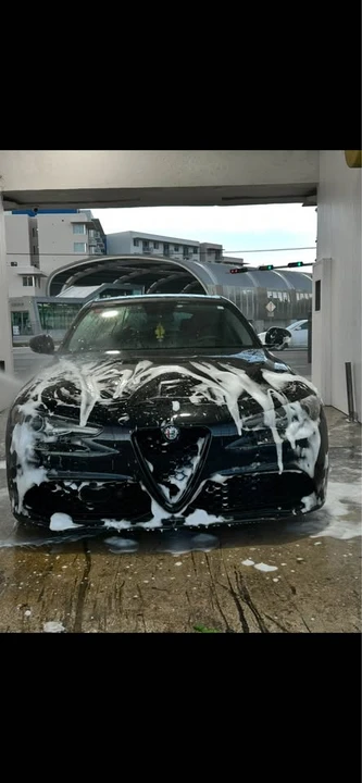 2018 Alfa Romeo Giulia - Image 12 of 12