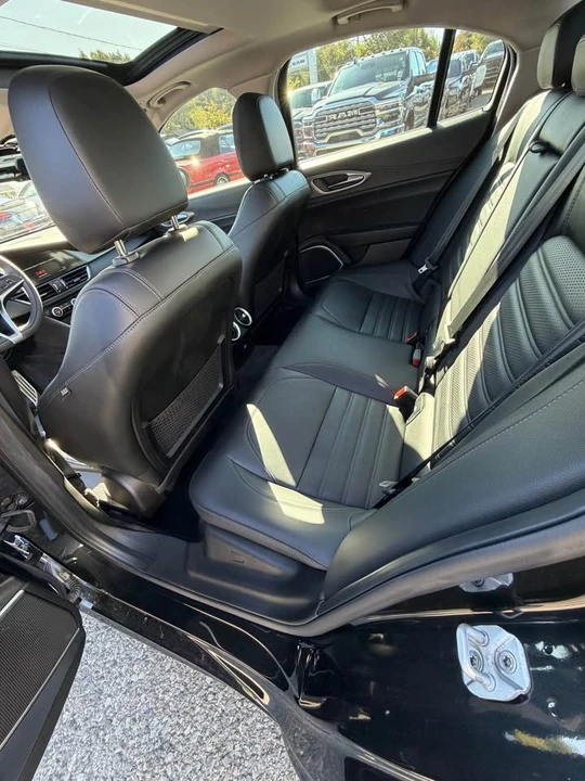 2018 Alfa Romeo Giulia - Image 3 of 7