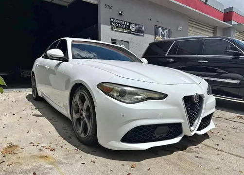 2018 Alfa Romeo Giulia Giulia