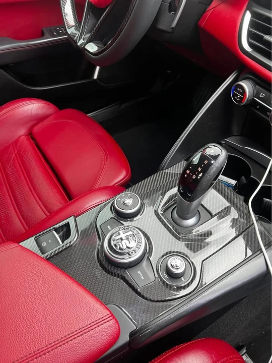 2018 Alfa Romeo Giulia - Image 4 of 12