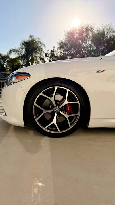 2018 Alfa Romeo Giulia - Image 12 of 20