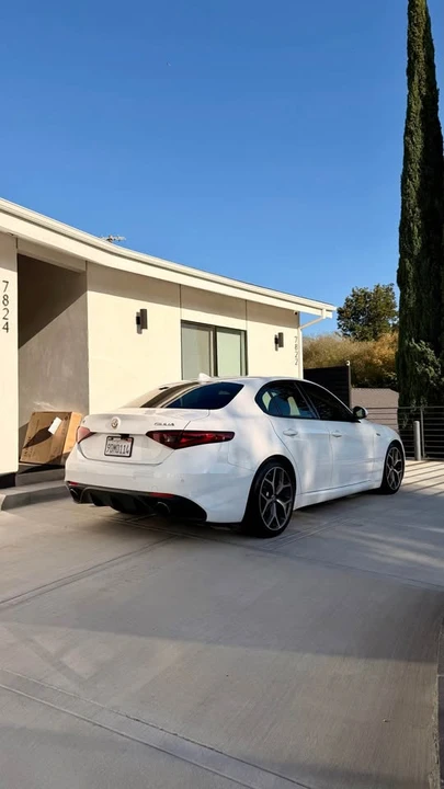 2018 Alfa Romeo Giulia - Image 5 of 20