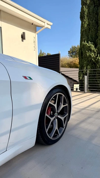 2018 Alfa Romeo Giulia - Image 8 of 20