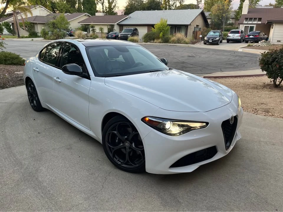 2018 Alfa Romeo Giulia - Image 5 of 8