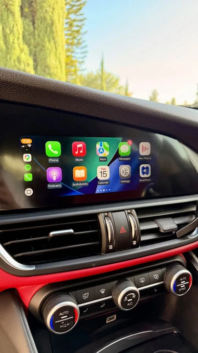 2018 Alfa Romeo Giulia - Image 17 of 20