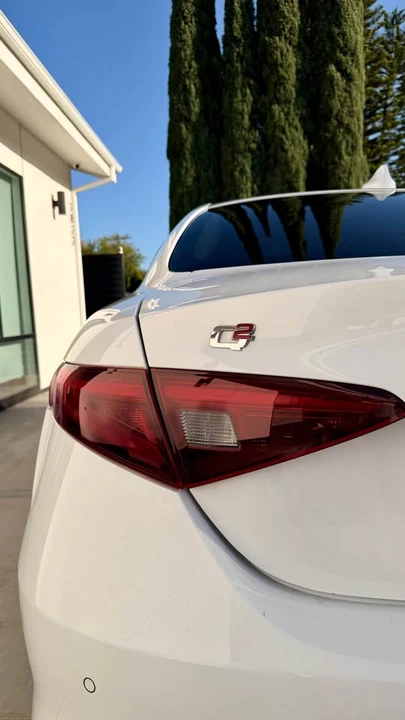 2018 Alfa Romeo Giulia - Image 9 of 20