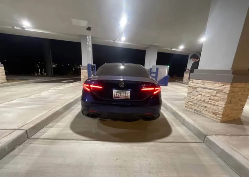 2018 Alfa Romeo Giulia - Image 11 of 14