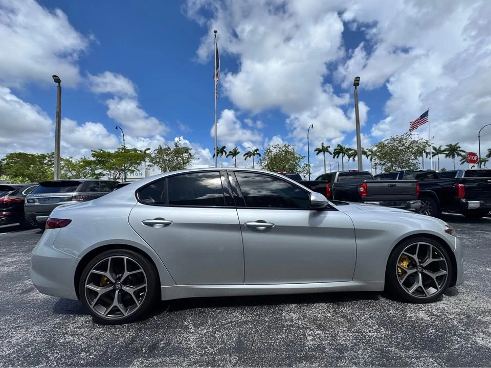 2018 Alfa Romeo Giulia - Image 7 of 17