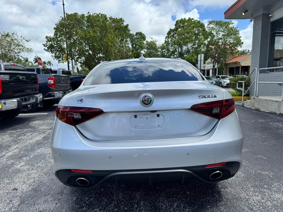 2018 Alfa Romeo Giulia - Image 6 of 17