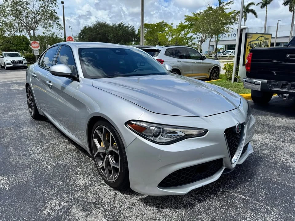 2018 Alfa Romeo Giulia - Image 2 of 17