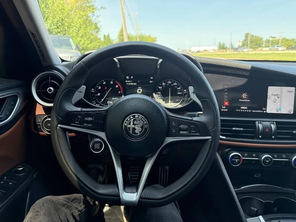 2018 Alfa Romeo Giulia - Image 16 of 20