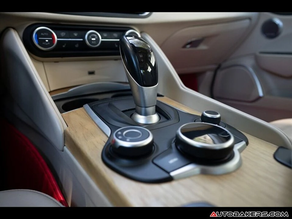 2018 Alfa Romeo Giulia - Image 20 of 20