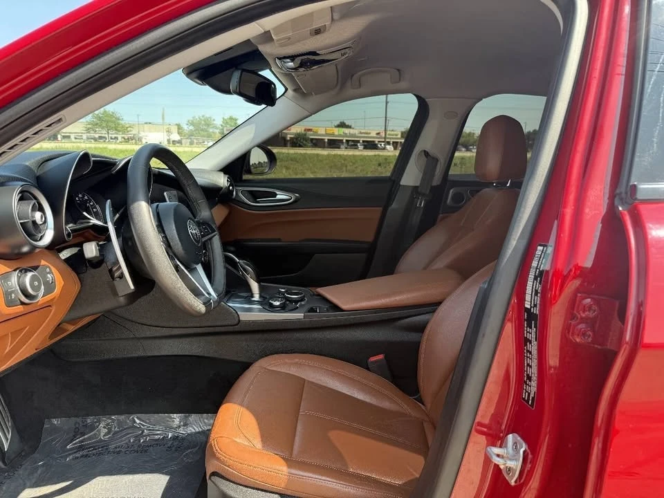 2018 Alfa Romeo Giulia - Image 11 of 20