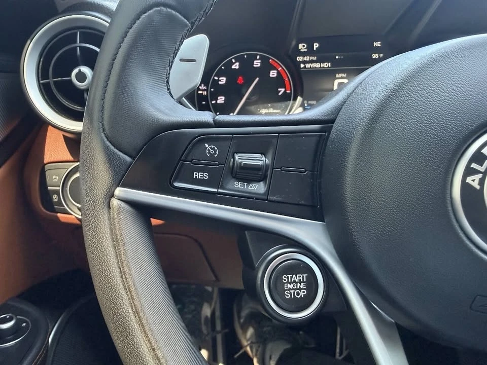 2018 Alfa Romeo Giulia - Image 14 of 20