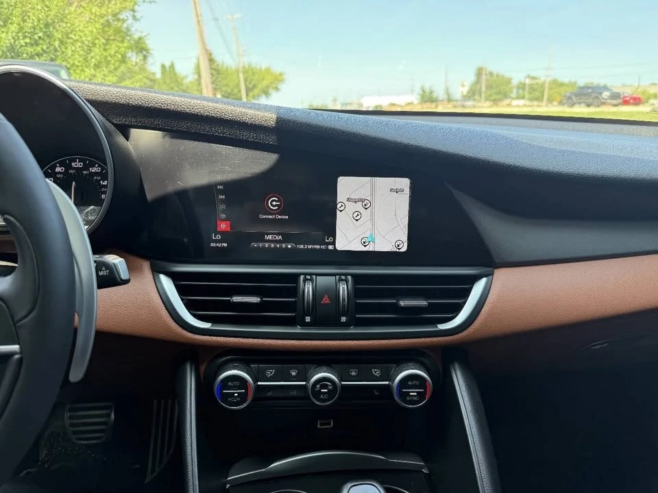 2018 Alfa Romeo Giulia - Image 18 of 20