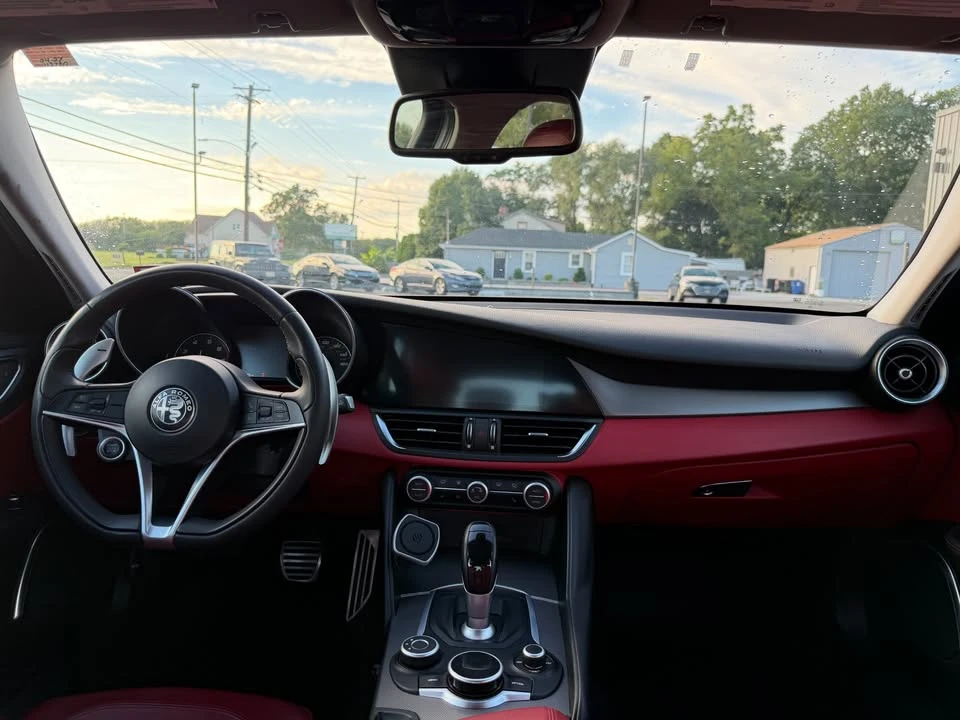 2018 Alfa Romeo Giulia - Image 10 of 12