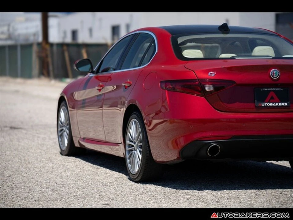 2018 Alfa Romeo Giulia - Image 9 of 20