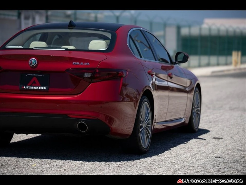 2018 Alfa Romeo Giulia - Image 10 of 20