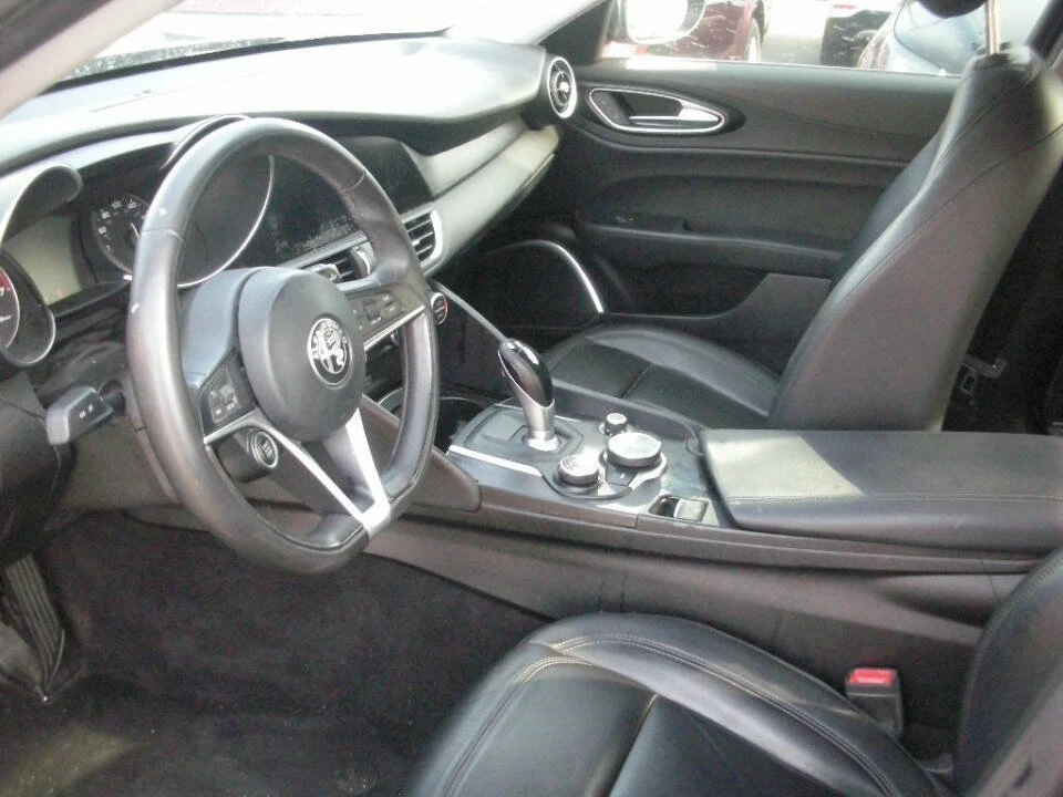2018 Alfa Romeo Giulia - Image 5 of 7