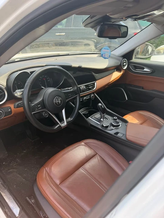 2018 Alfa Romeo Giulia - Image 5 of 6