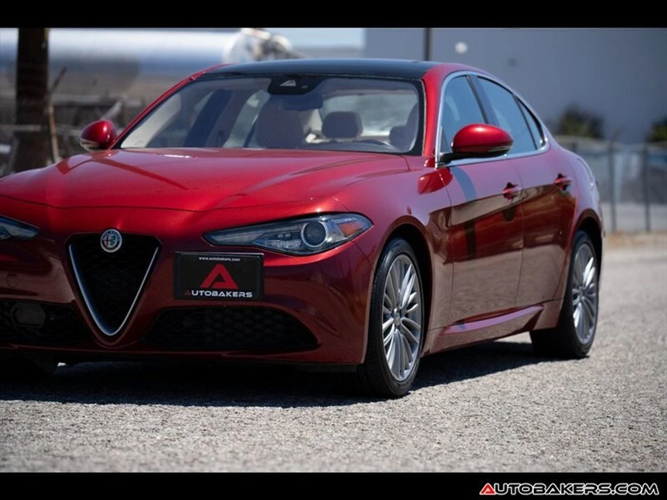 2018 Alfa Romeo Giulia - Image 8 of 20