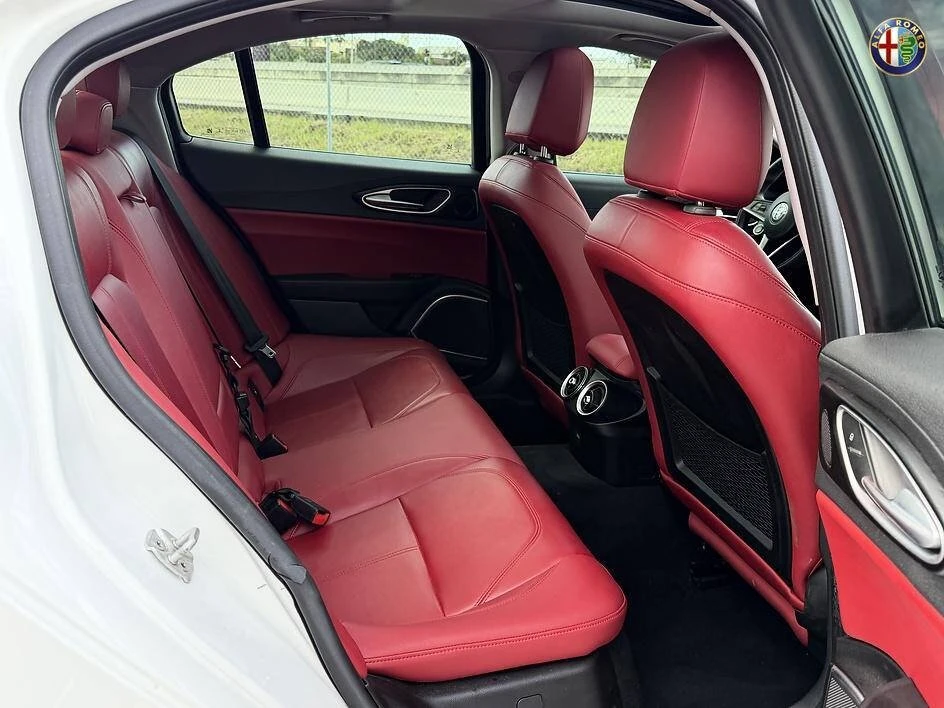 2018 Alfa Romeo Giulia - Image 12 of 20