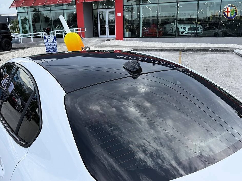 2018 Alfa Romeo Giulia - Image 8 of 20