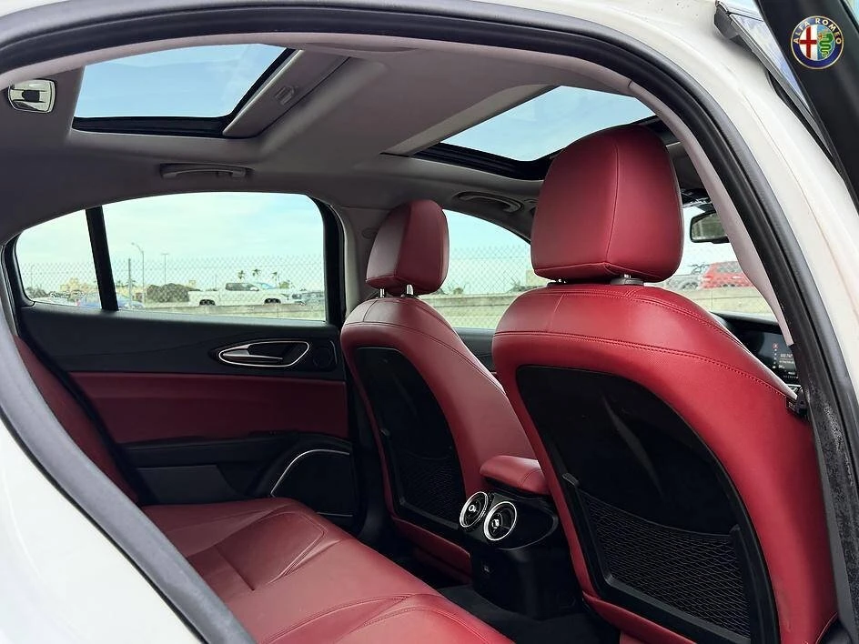 2018 Alfa Romeo Giulia - Image 11 of 20