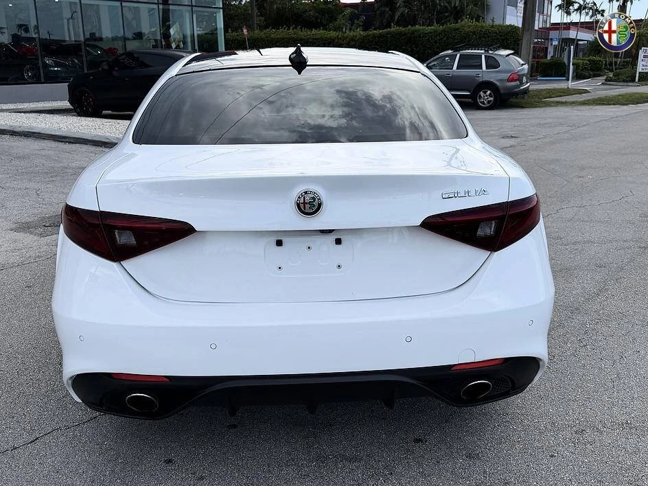2018 Alfa Romeo Giulia - Image 7 of 20