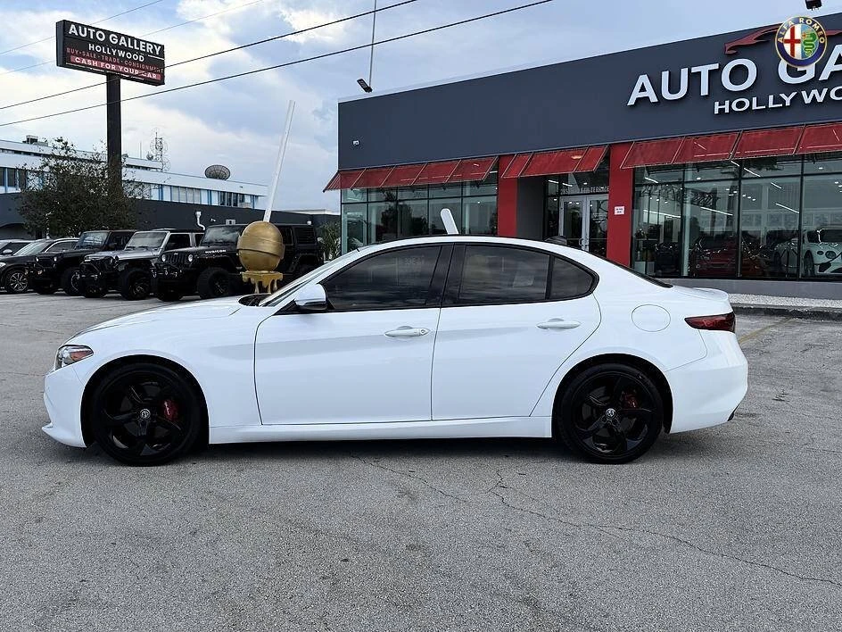 2018 Alfa Romeo Giulia - Image 5 of 20