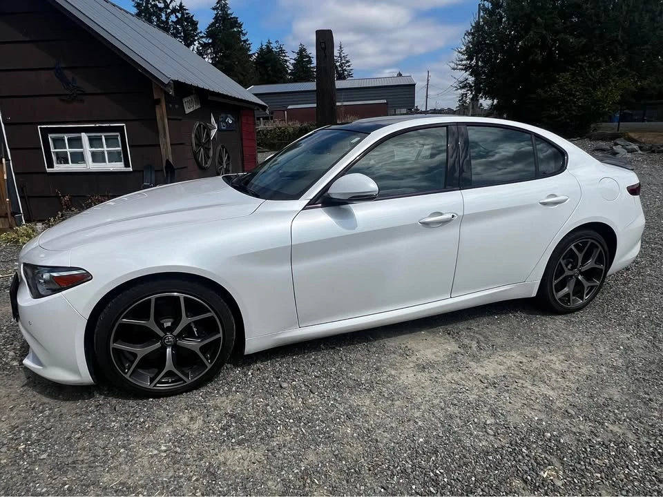 2018 Alfa Romeo Giulia - Image 5 of 10