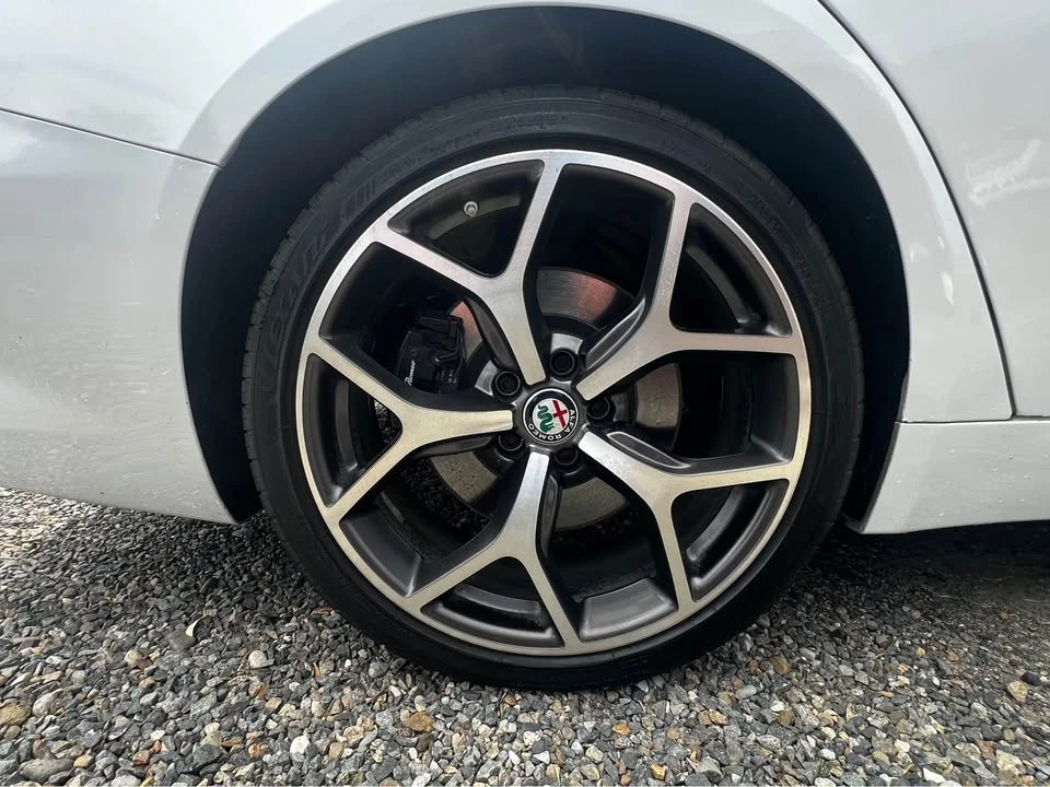 2018 Alfa Romeo Giulia - Image 10 of 10