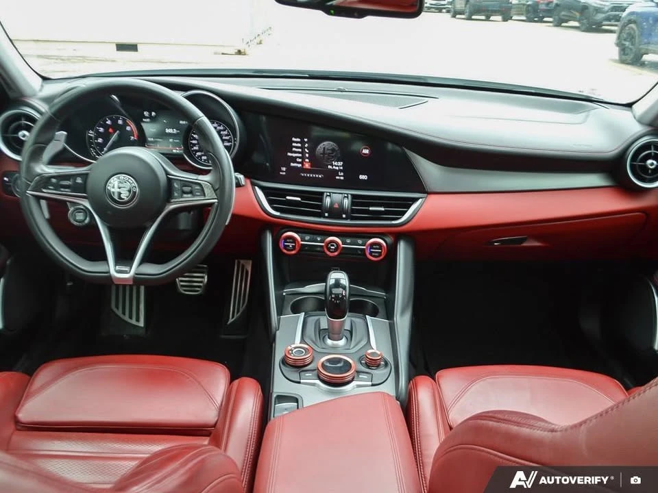 2018 Alfa Romeo Giulia - Image 16 of 20