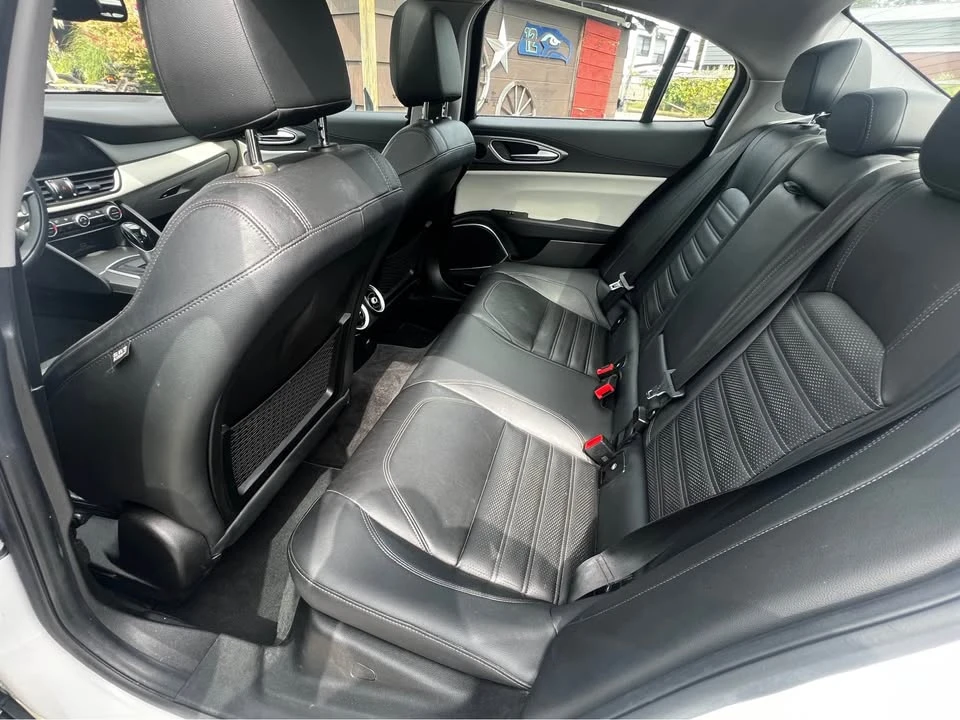 2018 Alfa Romeo Giulia - Image 4 of 10