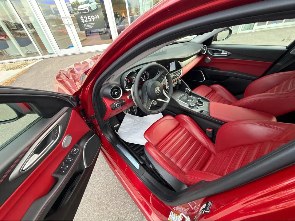 2018 Alfa Romeo Giulia - Image 6 of 15