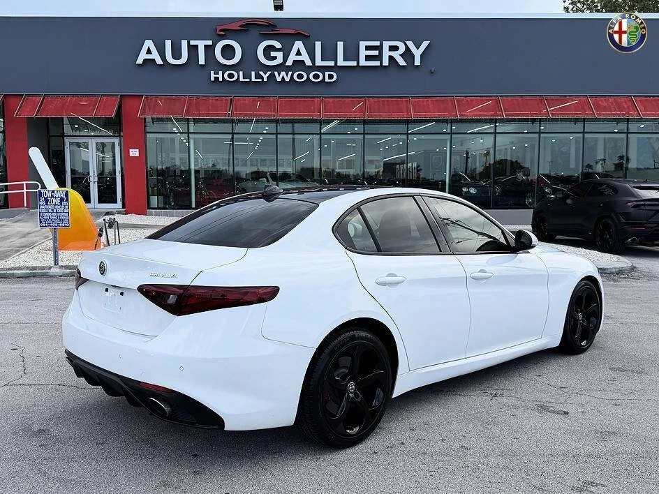 2018 Alfa Romeo Giulia - Image 3 of 20