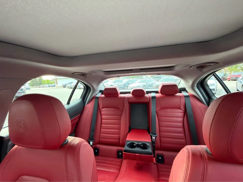 2018 Alfa Romeo Giulia - Image 14 of 15