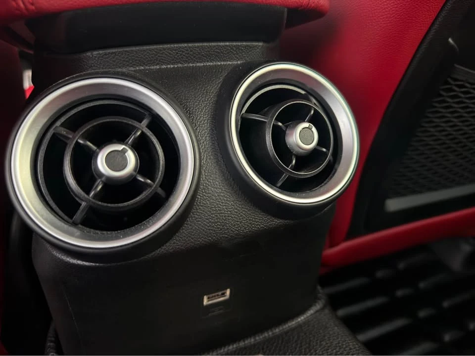 2018 Alfa Romeo Giulia - Image 12 of 15