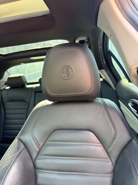 2018 Alfa Romeo Giulia - Image 13 of 20