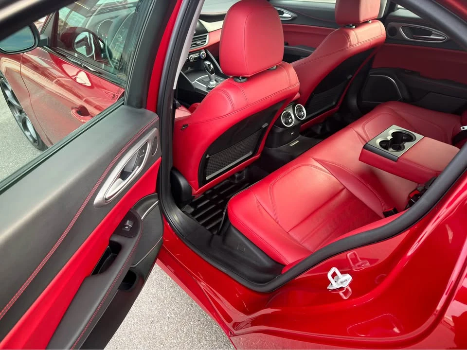 2018 Alfa Romeo Giulia - Image 5 of 15