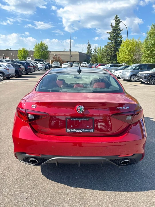 2018 Alfa Romeo Giulia - Image 5 of 11