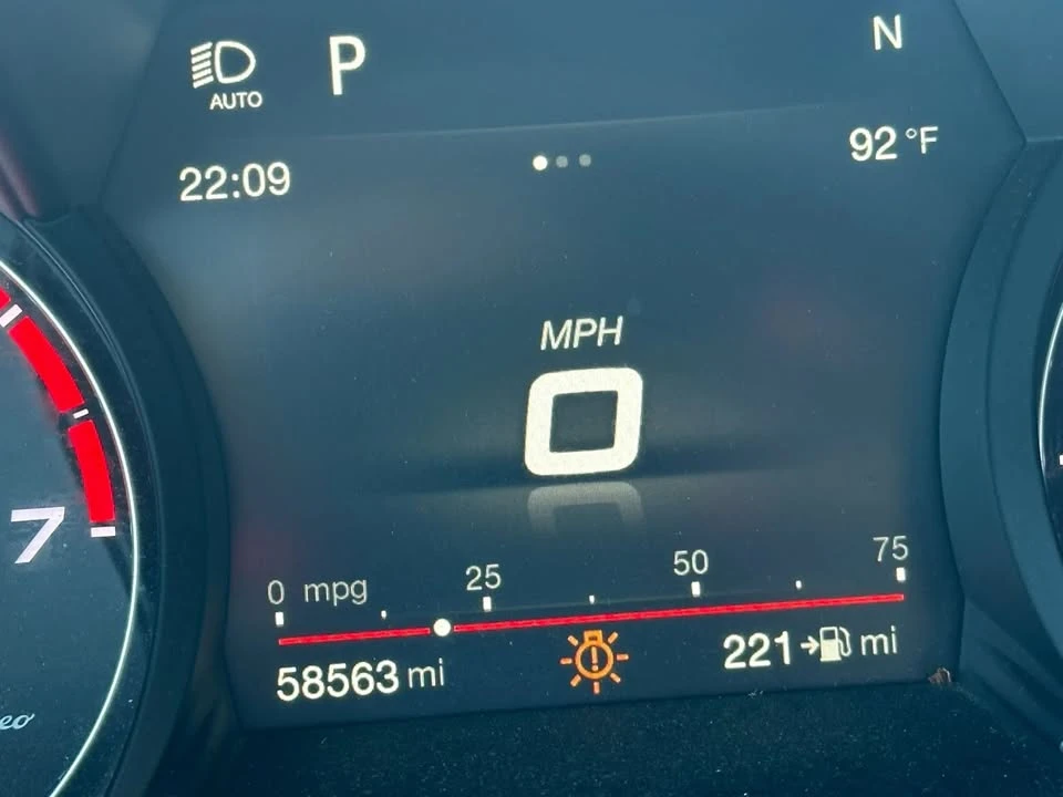 2018 Alfa Romeo Giulia - Image 10 of 10
