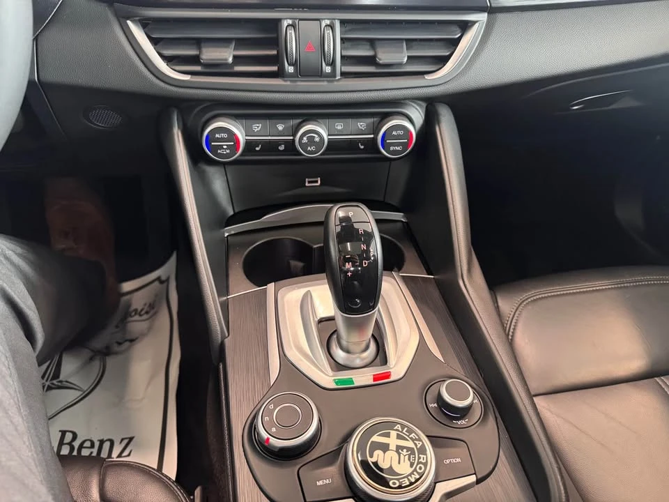 2018 Alfa Romeo Giulia - Image 16 of 20