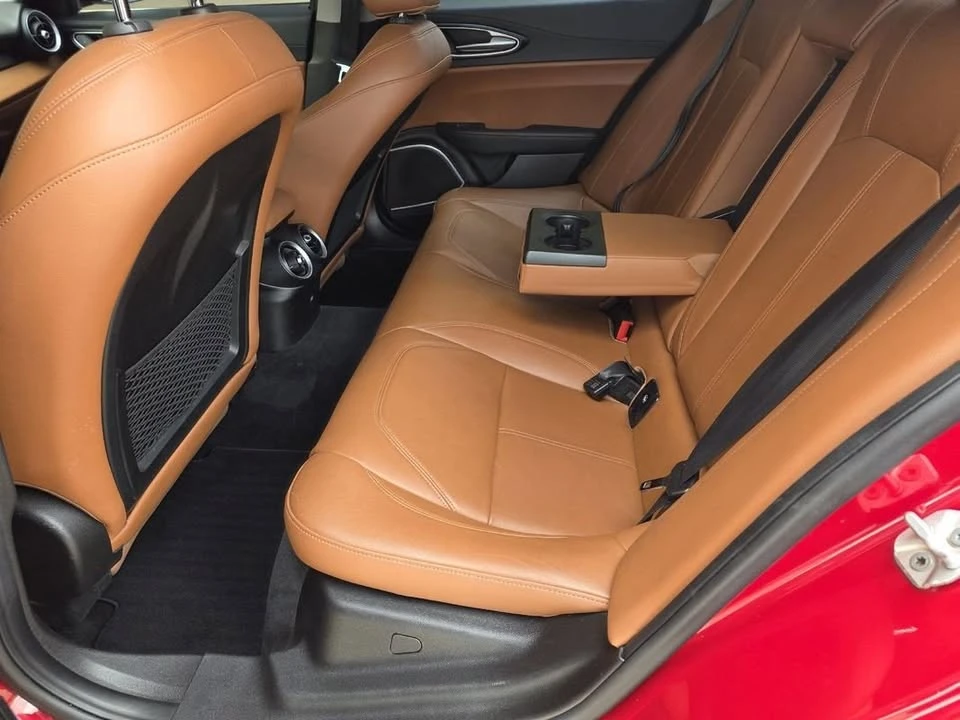 2018 Alfa Romeo Giulia - Image 17 of 20