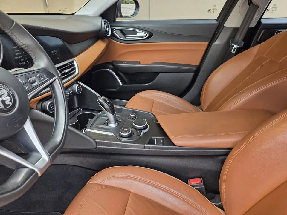 2018 Alfa Romeo Giulia - Image 11 of 20