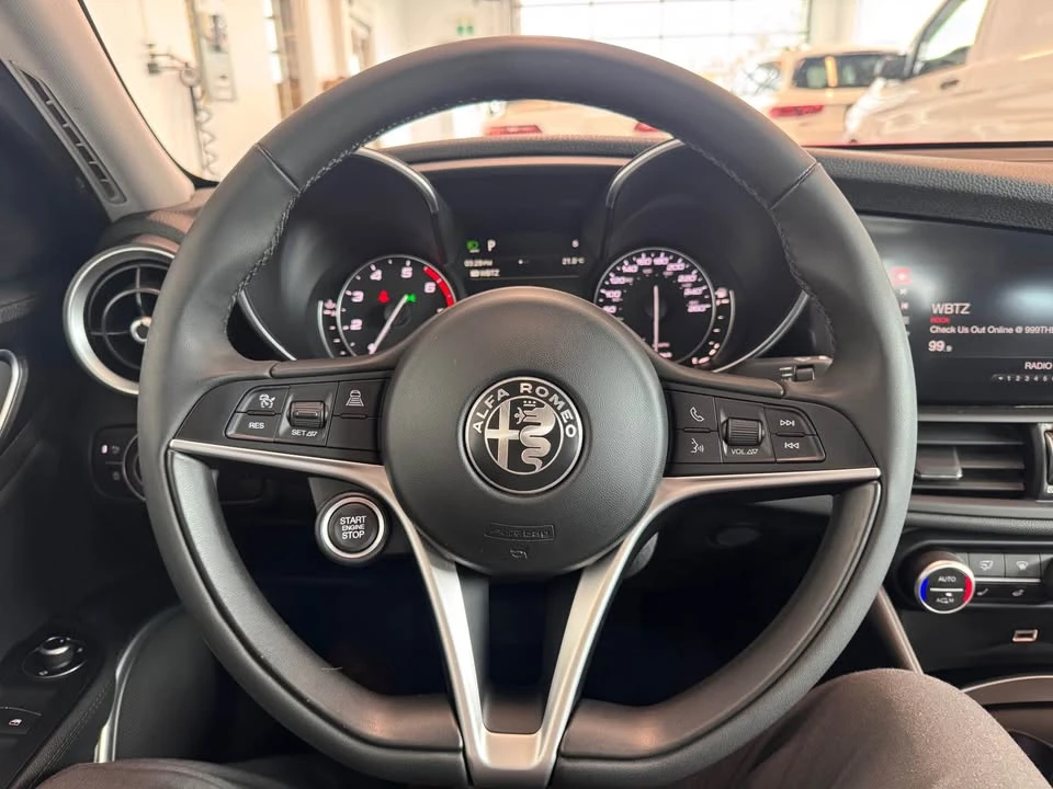 2018 Alfa Romeo Giulia - Image 13 of 20